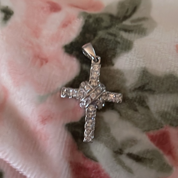 NWOT Solid .925 Sterling Silver CZ Cross Pendant - Picture 3 of 3